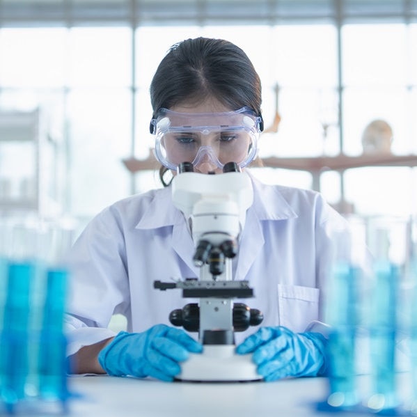 Erhöhen Sie Ihre Chancen auf wissenschaftlichen Erfolg mit dem dsm-firmenich CBD API Sampling Programm