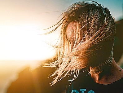 Die Sonnenessenz SPF 30 Cremeformulierung für Millennials