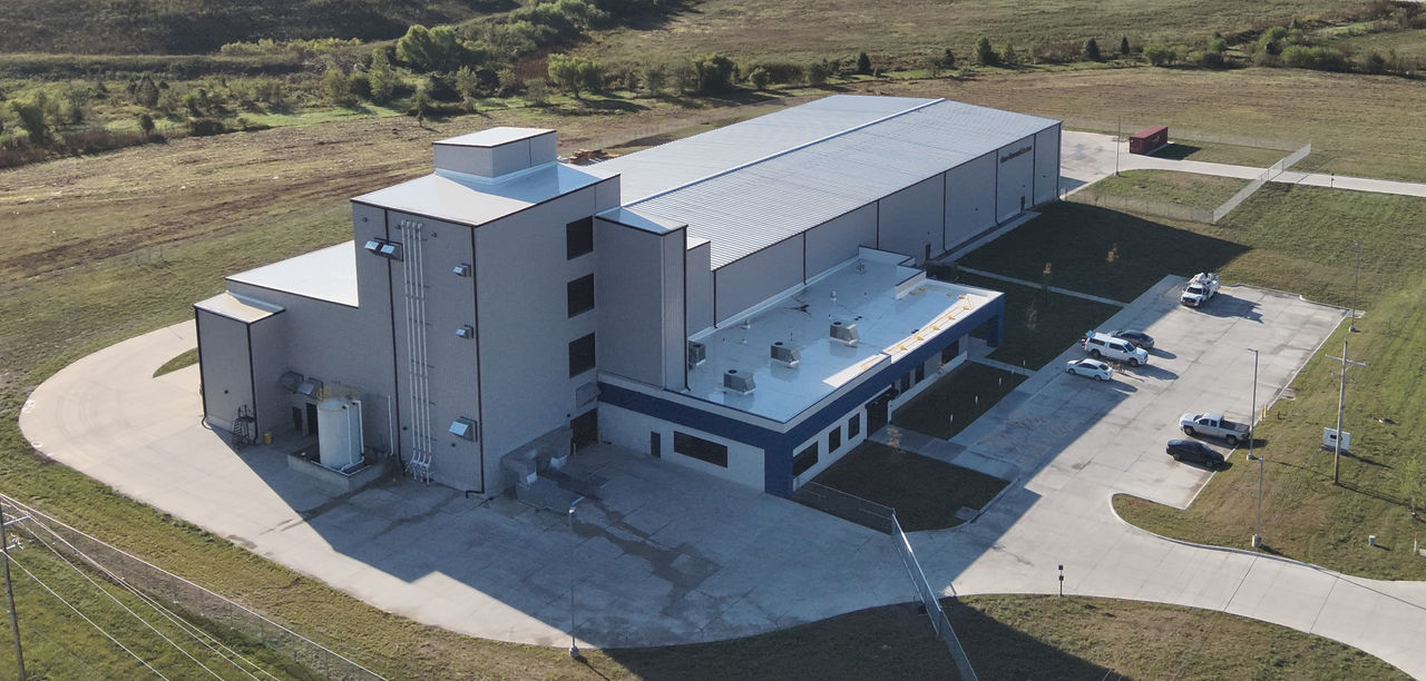 dsm-firmenich inaugura en Tonganoxie, Kansas, una planta de premezclas para mascotas de última generación totalmente automatizada