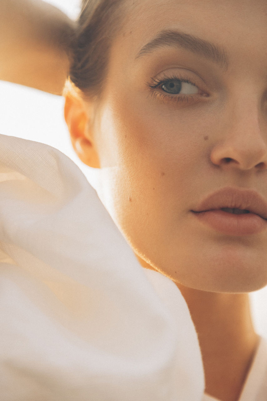 dsm-firmenich présente ALPAFLOR® NEUROSOOTH : une science neurocosmétique adaptée au climat pour le bien-être global de la peau 