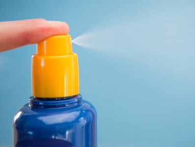 Spray solar transparente de alta proteção com fórmula FPS 30