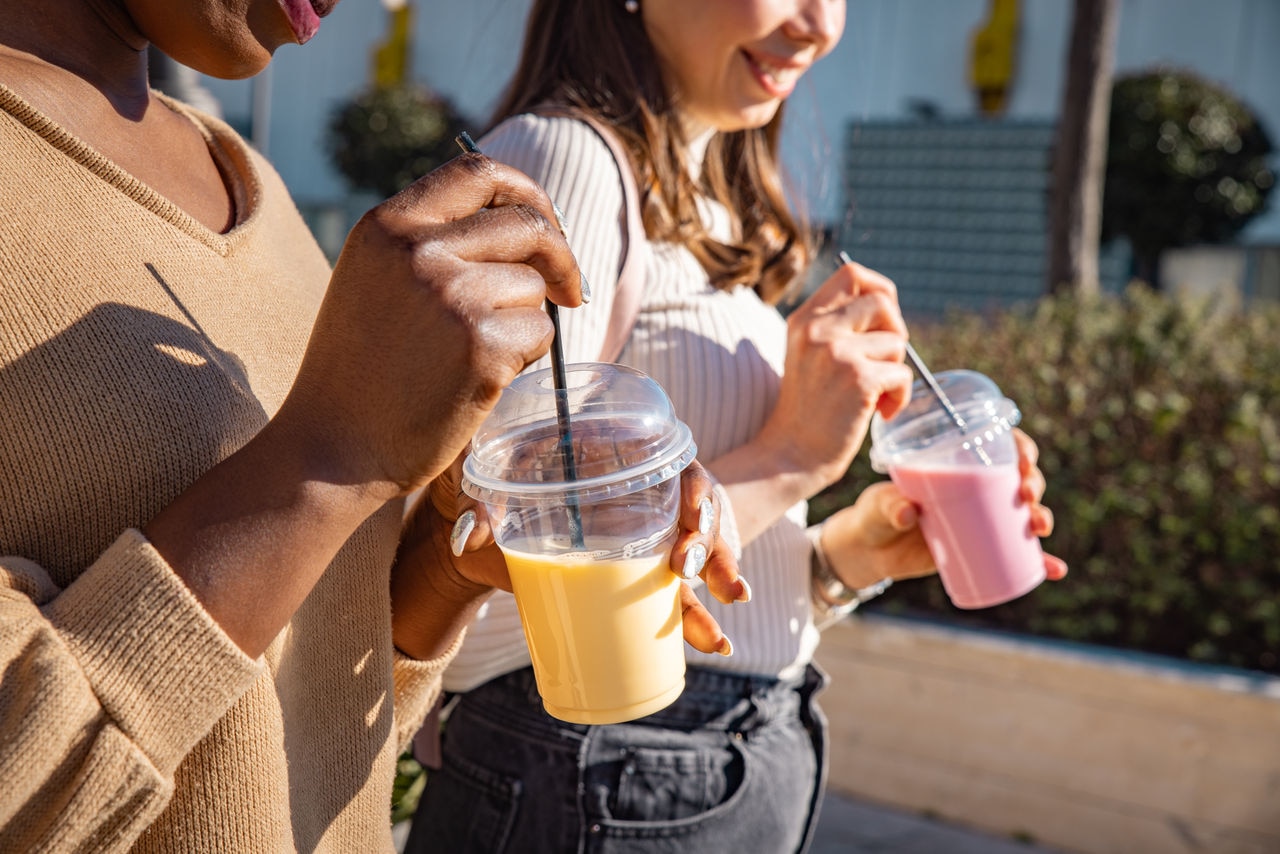 Two friends enjoying their healthy food